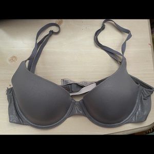 💞 Shimmery Victoria Secret bra💞